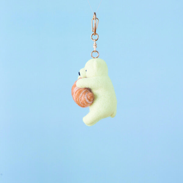 Hamanaka Needle Felting Kit - Polar Bear with Croissant Keyring (English translation included)