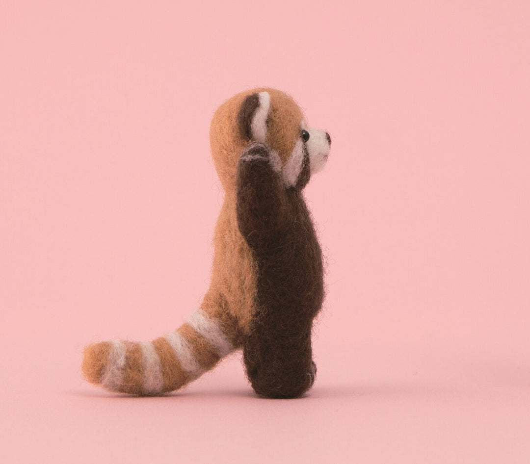 Hamanaka Needle Felting Kit - Red Panda Twins (English translation included)
