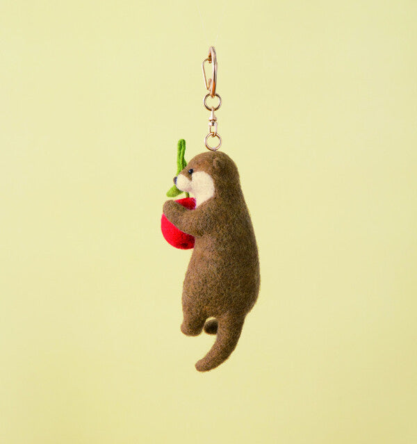 Hamanaka Needle Felting Kit - Otter with Cherry Keyring (English translation included)