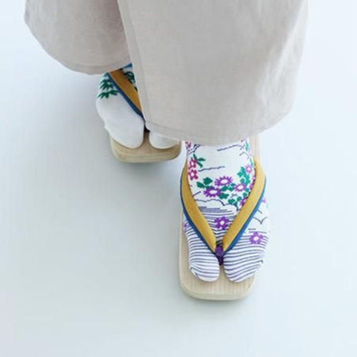 SOU.SOU Kyoto Tabi Low Cut Socks - Split Toe Design - "Cool" Floral Pattern (Size UK 4-6.5)
