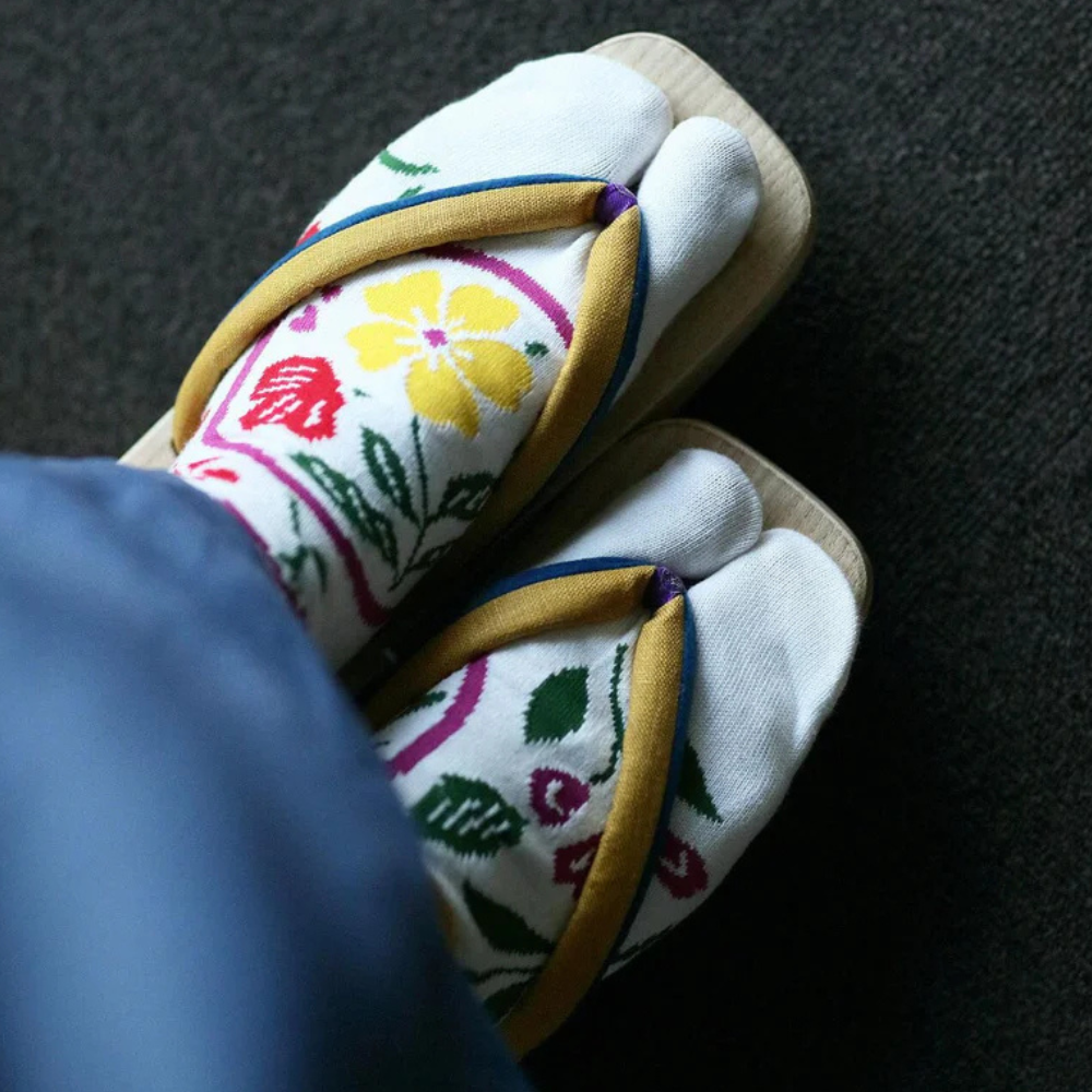 SOU.SOU Kyoto Tabi Socks - Split Toe Design - Momoyama Sakura (Size UK 4-6.5)