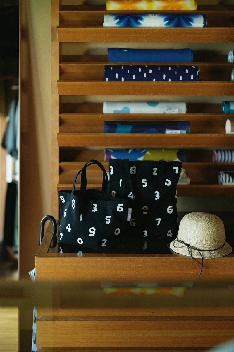 SOU.SOU Yousou Canvas Tote Bag - "So-Su-U" Numbers - Black x White